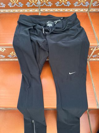 Camiseta M Nike Dri-Fit Negra y pantalón largo L