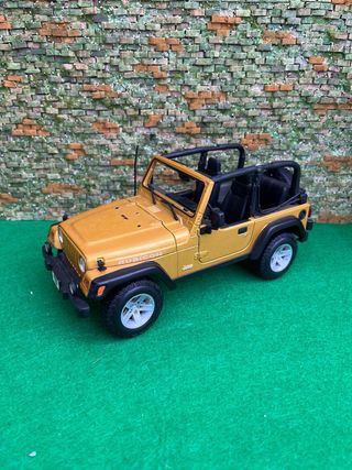 Jeep Wrangler Rubicon 2003 – Maisto – Escala 1:18