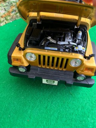 Jeep Wrangler Rubicon 2003 – Maisto – Escala 1:18