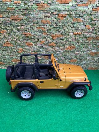 Jeep Wrangler Rubicon 2003 – Maisto – Escala 1:18