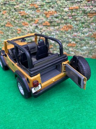 Jeep Wrangler Rubicon 2003 – Maisto – Escala 1:18