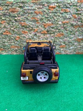 Jeep Wrangler Rubicon 2003 – Maisto – Escala 1:18