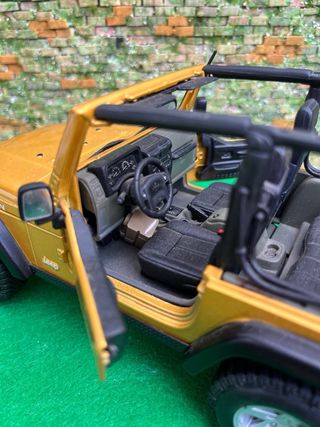 Jeep Wrangler Rubicon 2003 – Maisto – Escala 1:18