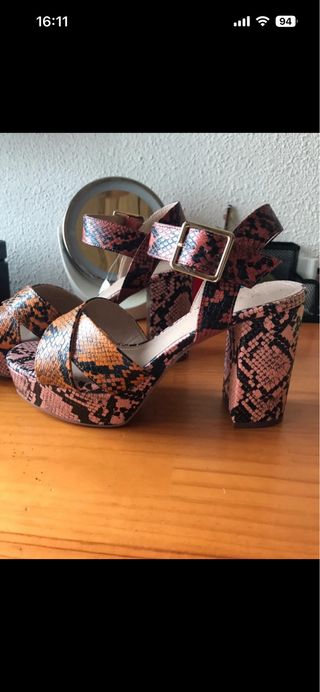 Sandalias tacón H&M piel serpiente talla 38