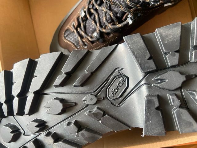 Botas de montaña Gore-Tex sin estrenar