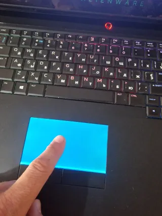 Dell Alienware 17 R5 i7 / GTX 1060 / 32GB / 3 SSD