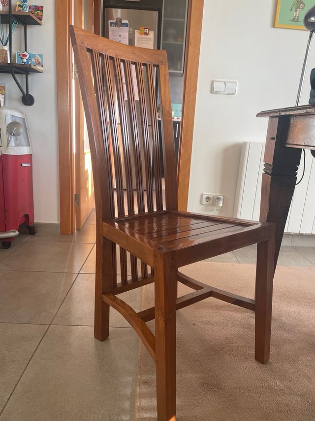 Mesa comedor y 4 sillas madera maciza