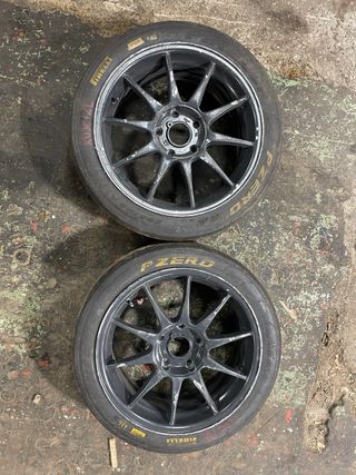 Slicks Pirelli RA5 17”