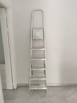 Escalera aluminio 6 peldaños