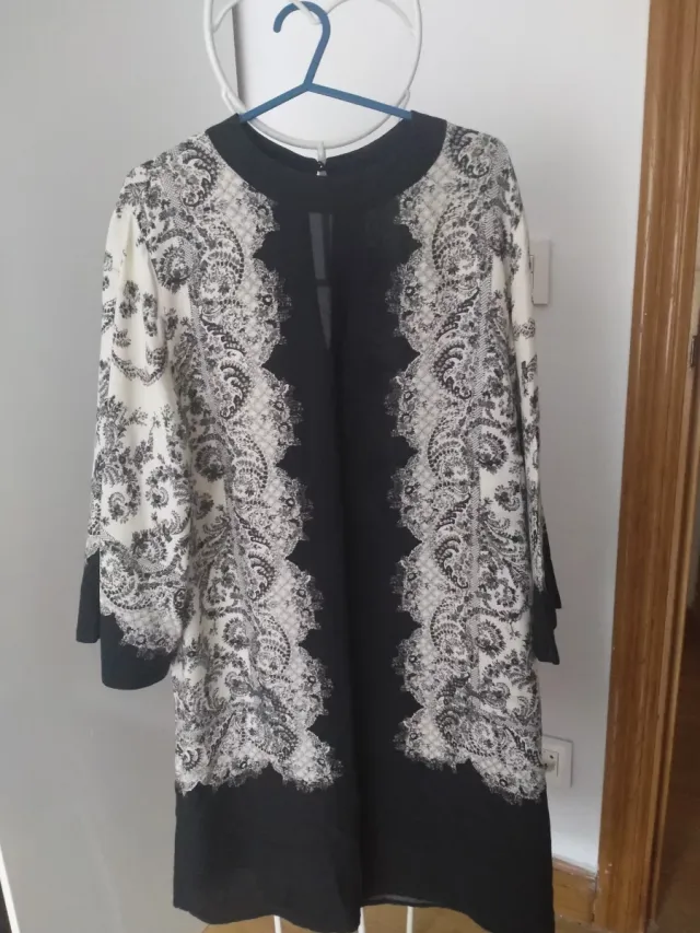 Vestido midi estampado blanco y negro