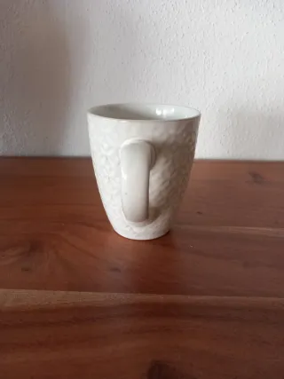 Tazze in ceramica bianca