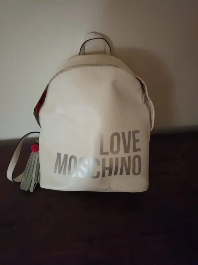 Zaino Love Moschino capiente