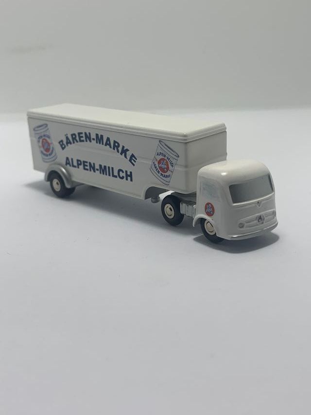 Mercedes “Baren-Marke” Schuco Piccolo 1:90