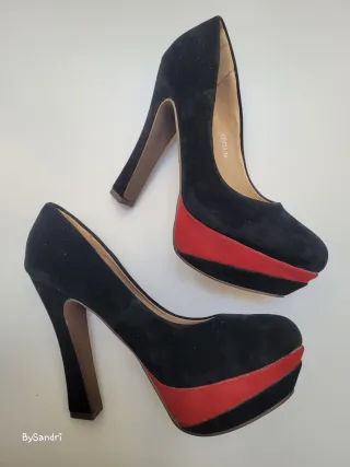 Tacones Ante Negro y Rojo Talla 38