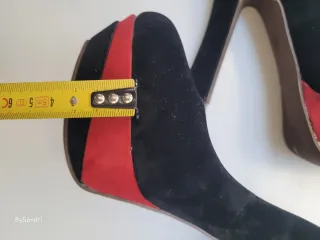 Tacones Ante Negro y Rojo Talla 38