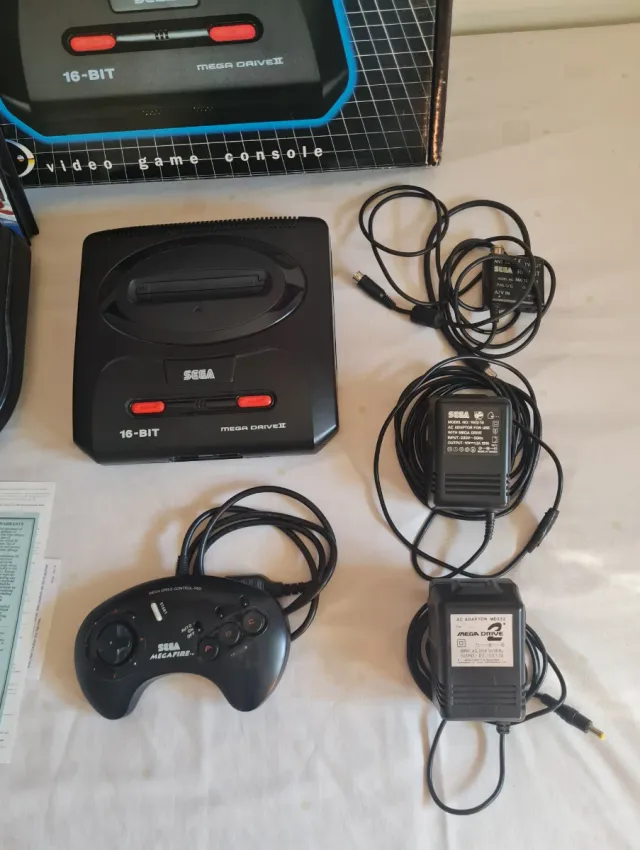 Consolas Sega Mega Drive II + Mega-CD II