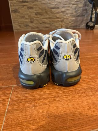 Zapatillas Nike Air Max TN Gris y Amarillo