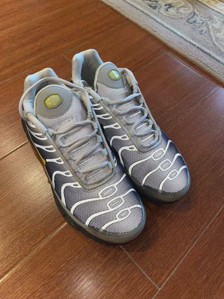 Zapatillas Nike Air Max TN Gris y Amarillo