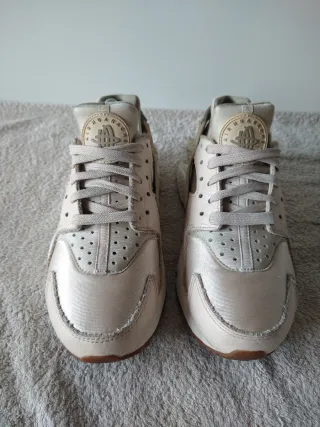 Zapatillas Nike Air Huarache Beige