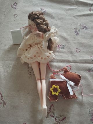 Bambola con cagnolino in feltro