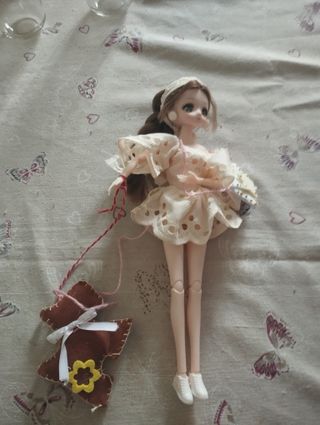 Bambola con cagnolino in feltro