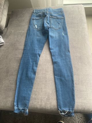 Pantalones vaqueros rotos mujer