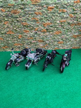 Lote de 4 motos Harley-Davidson - 1:18 – Maisto
