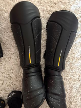 Guantes, Espinilleras y Vendas Boxeo