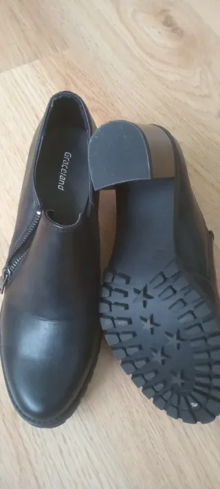 Stivali corti neri con cerniera