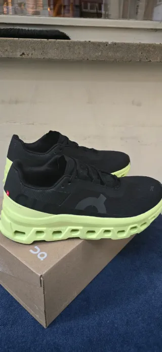 Scarpe ON Running Cloumonster nuove