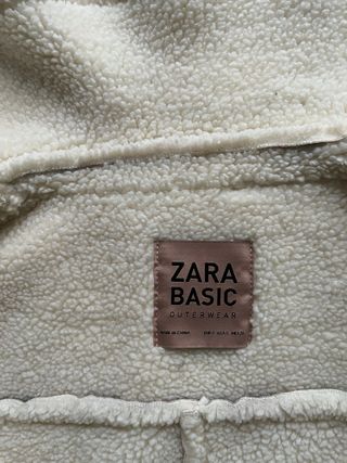 Cazadora Zara efecto ante estampado