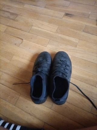 Botas de fútbol Nike negras