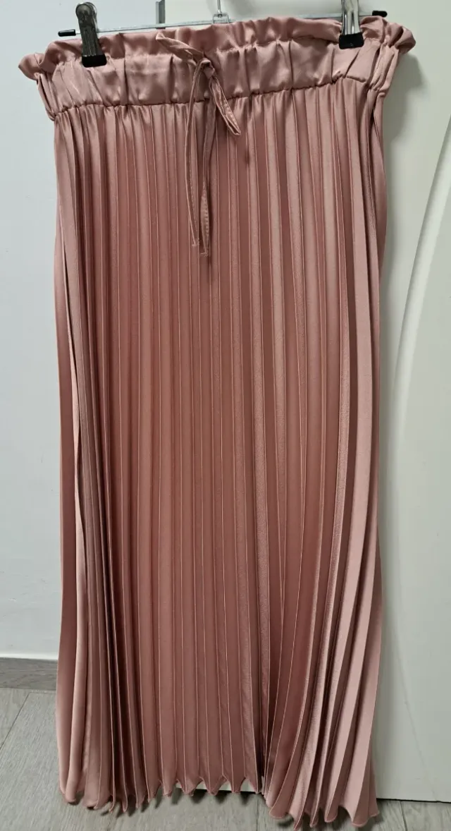 Falda larga plisada rosa