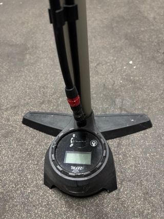 Bomba de bici Zéfal con manómetro digital