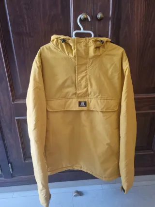 Anorak Pull&Bear mostaza talla M