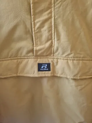 Anorak Pull&Bear mostaza talla M