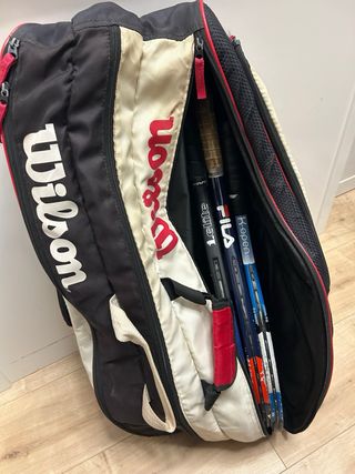 Raquetero Wilson Team con zapatillas ASICS