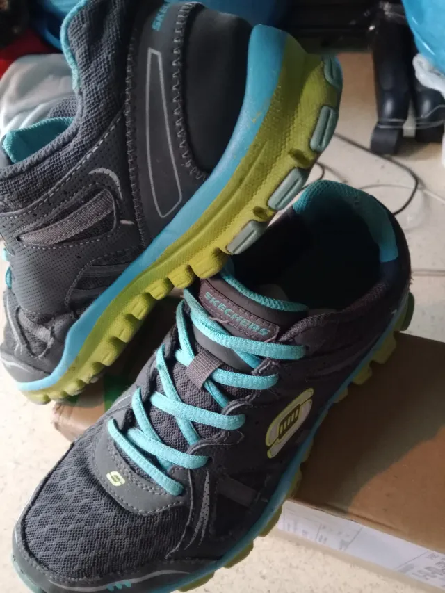 Zapatillas Skechers Gris y Turquesa