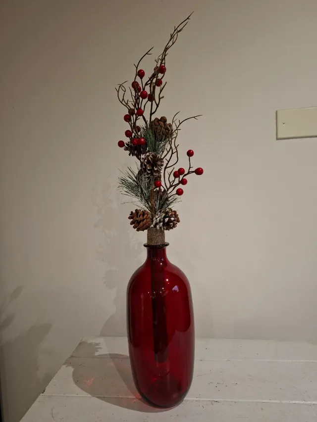 Bottiglia decorativa in vetro rosso