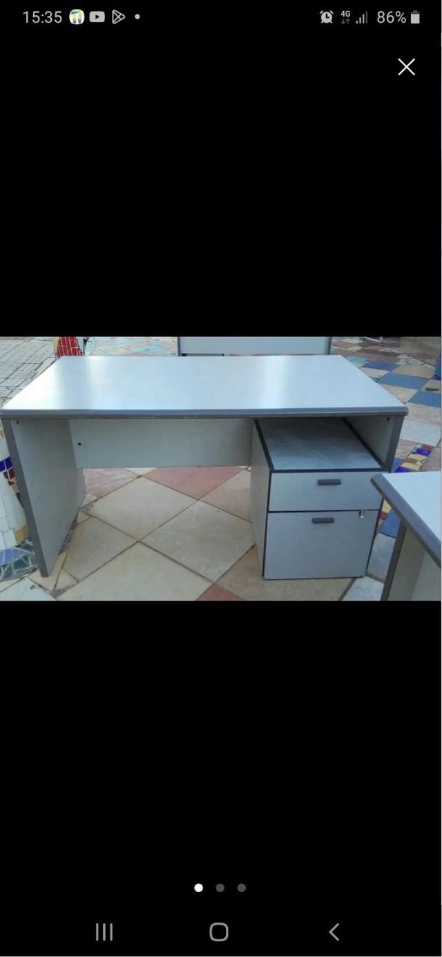 Escritorio oficina con cajonera