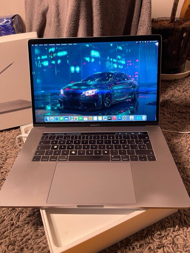 MacBook Pro 15” Plata/Gris Espacial