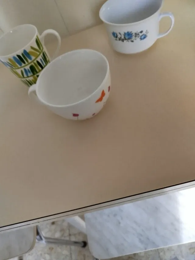 Juego de 2 tazas y 1 jarra