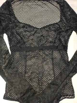 Body nero in rete trasparente