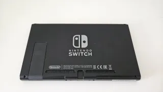 Consola Switch con caja y maletín como nuevos LEER