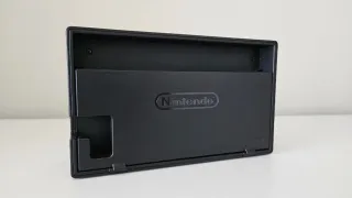 Consola Switch con caja y maletín como nuevos LEER