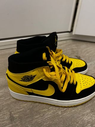 Air Jordan 1 Mid Giallo e Nero taglia Uk 4.5 