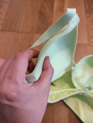 Sujetador amarillo limón con tirantes regulables