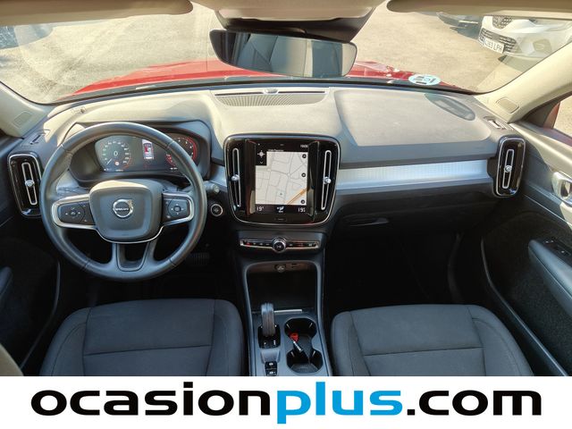 Volvo XC40 T3 Momentum Pro Auto 120 kW (163 CV)