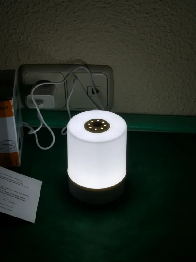 Lámpara LED táctil blanca