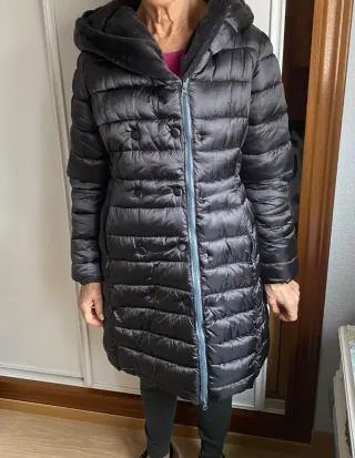 Abrigo acolchado negro talla S